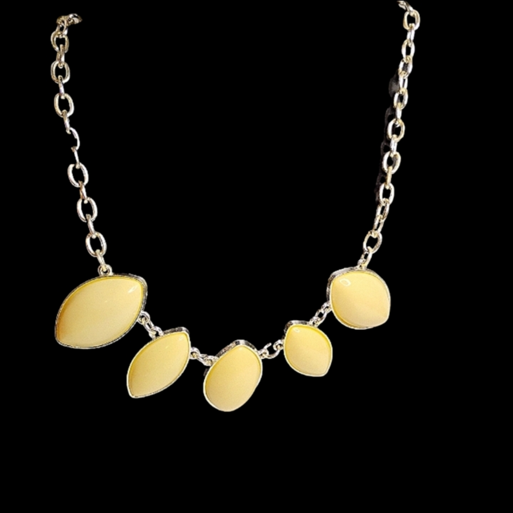 Vintage Liz Claiborne‎ Silver Tone Link Light Yellow Pendant Necklace